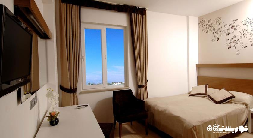 تخت بزرگ اتاق استاندارد 